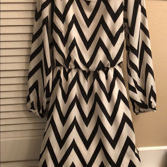 Black and White Dress - Picture 2 of 7